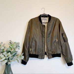 🎉PRICE DROP🎉 Zara Basic Green Bomber Jacket